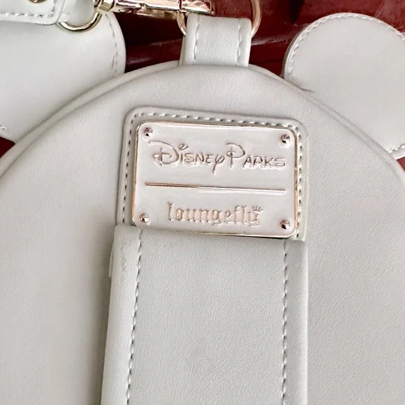 Disney Loungefly Minnie Mouse Sequin Wristlet - Mint Green Color - Picture 11 of 11